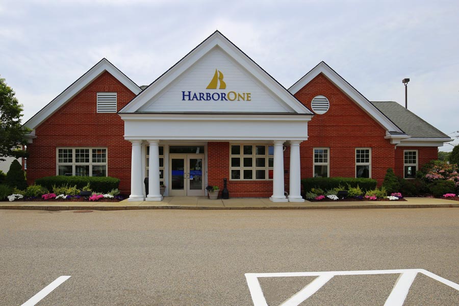 HarborOne Bank in Canton, MA Exterior