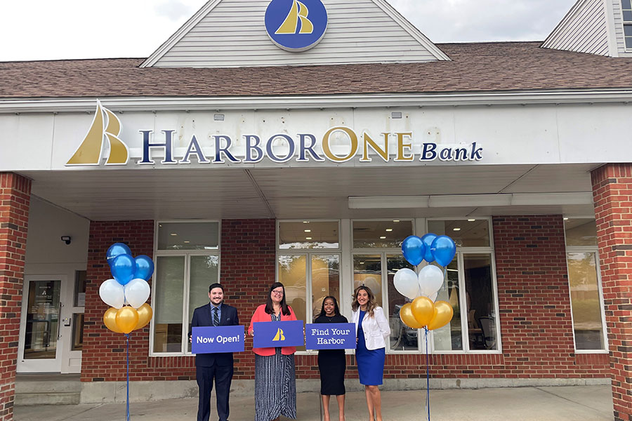 HarborOne Bank in Randolph, MA Exterior