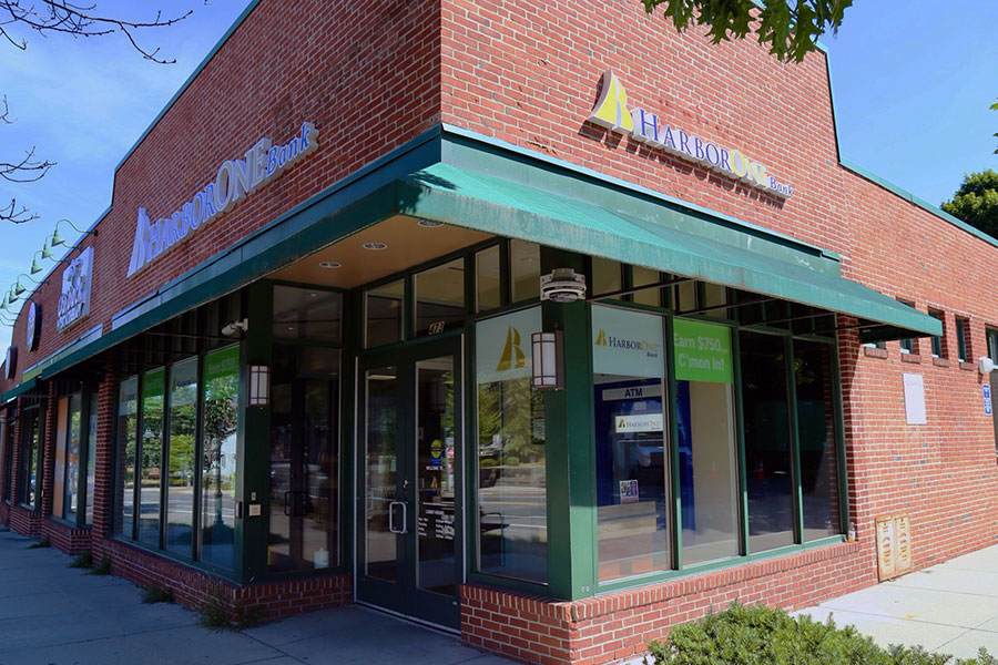 HarborOne Bank in Brookline, MA Exterior